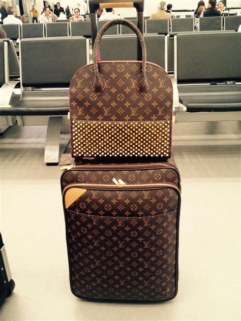 louis vuitton purse saks fifth avenue|louis vuitton handbags fifth sitesaksfifthavenue.